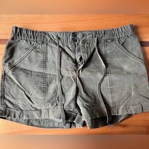 Gap army green shorts size 2
